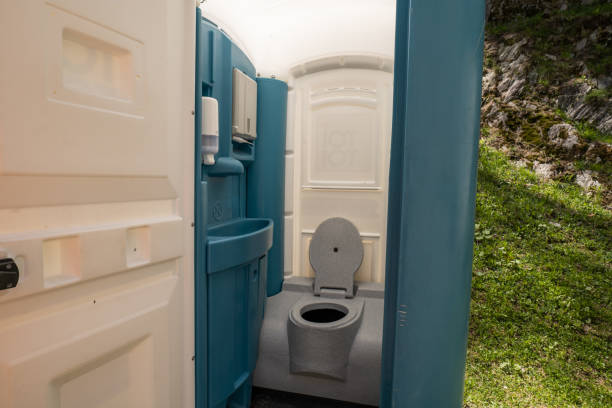 Best Portable restroom trailer rental  in Sharonville, OH